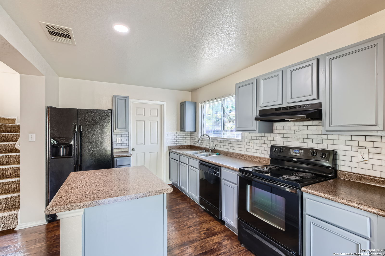 2811 Butterfly Peak