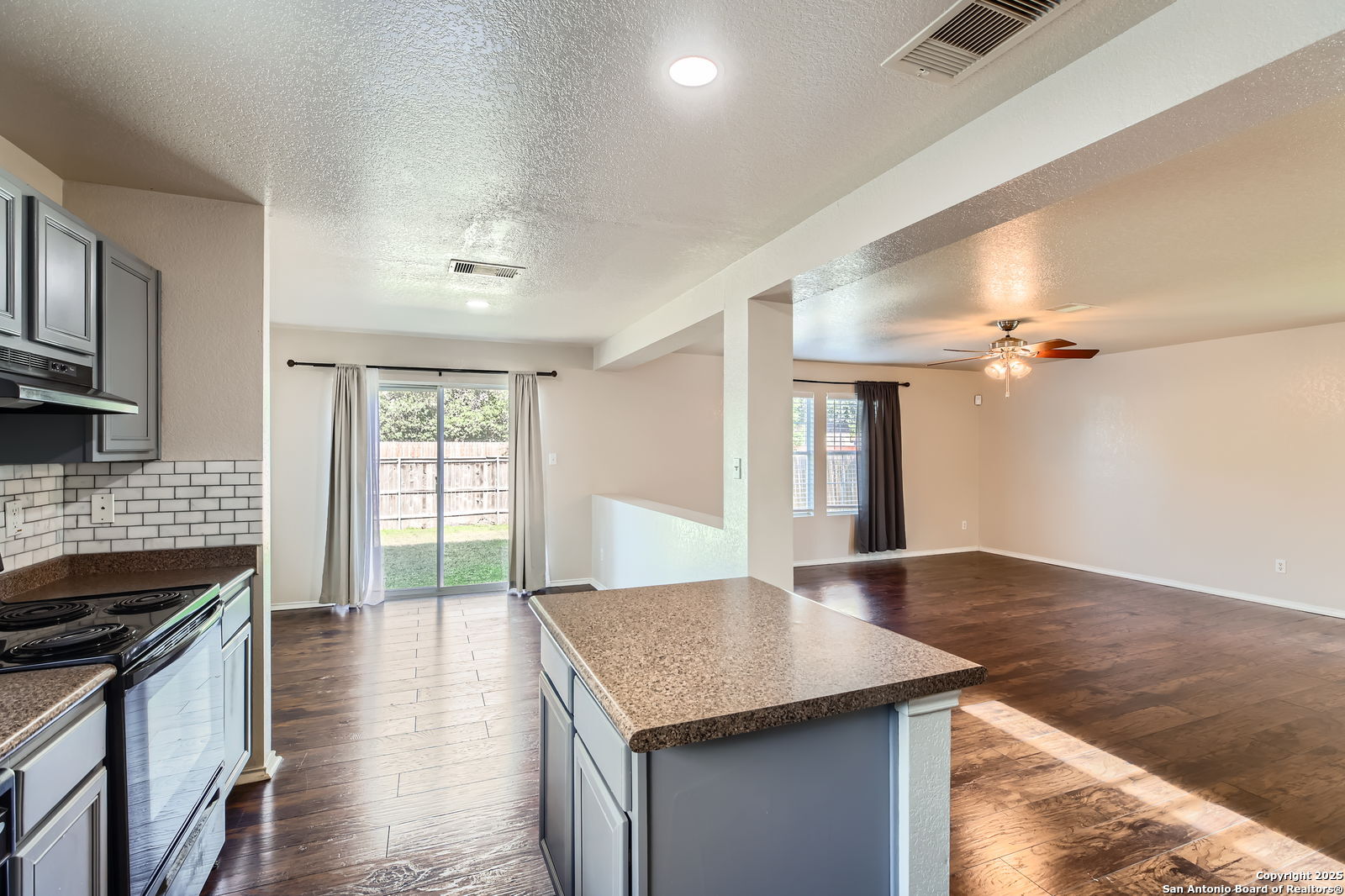 2811 Butterfly Peak