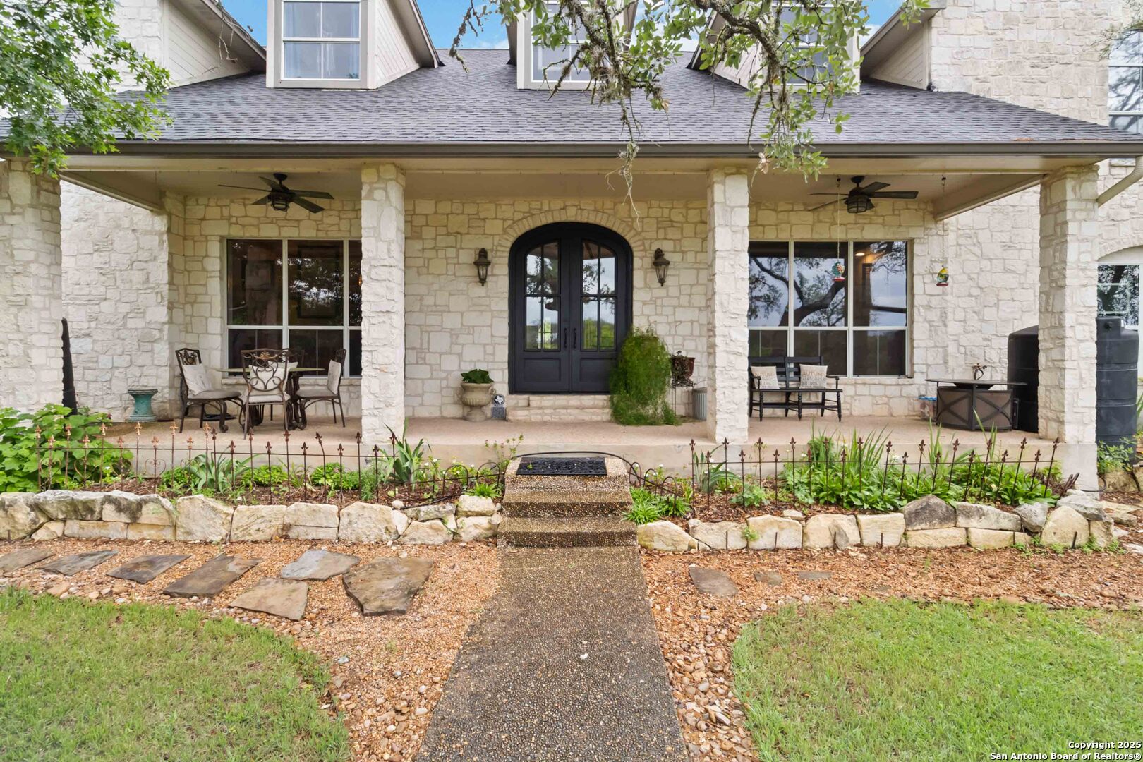 111 Kendall Oaks