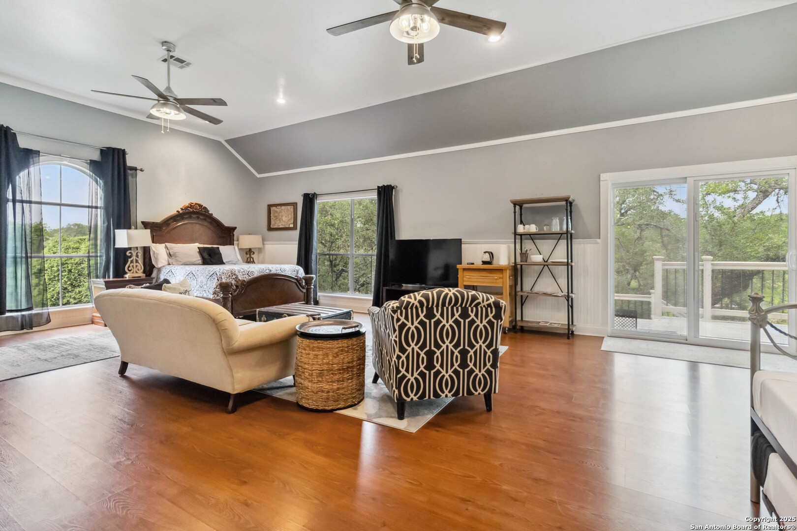111 Kendall Oaks