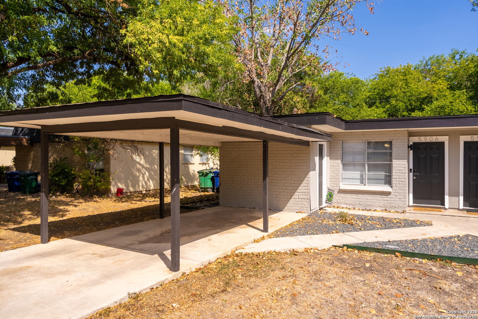 5906/5908 Deer Horn Drive