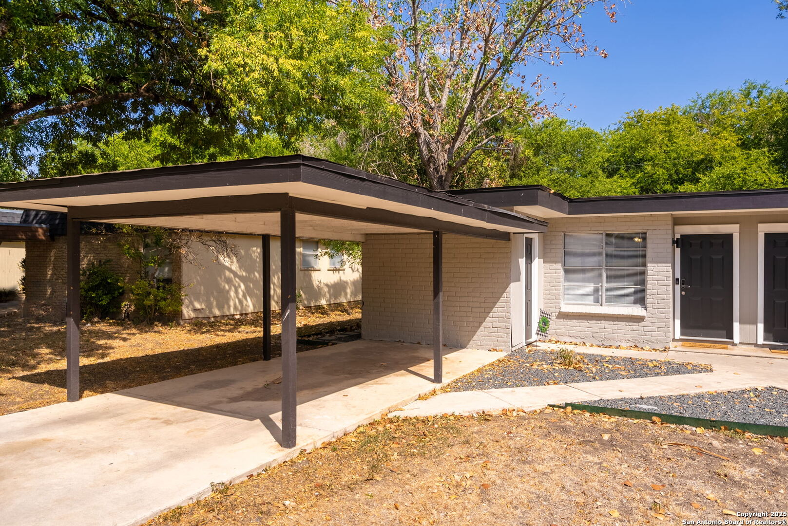 5906/5908 Deer Horn Drive