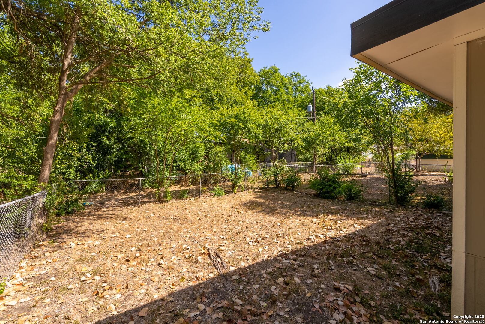 5906/5908 Deer Horn Drive
