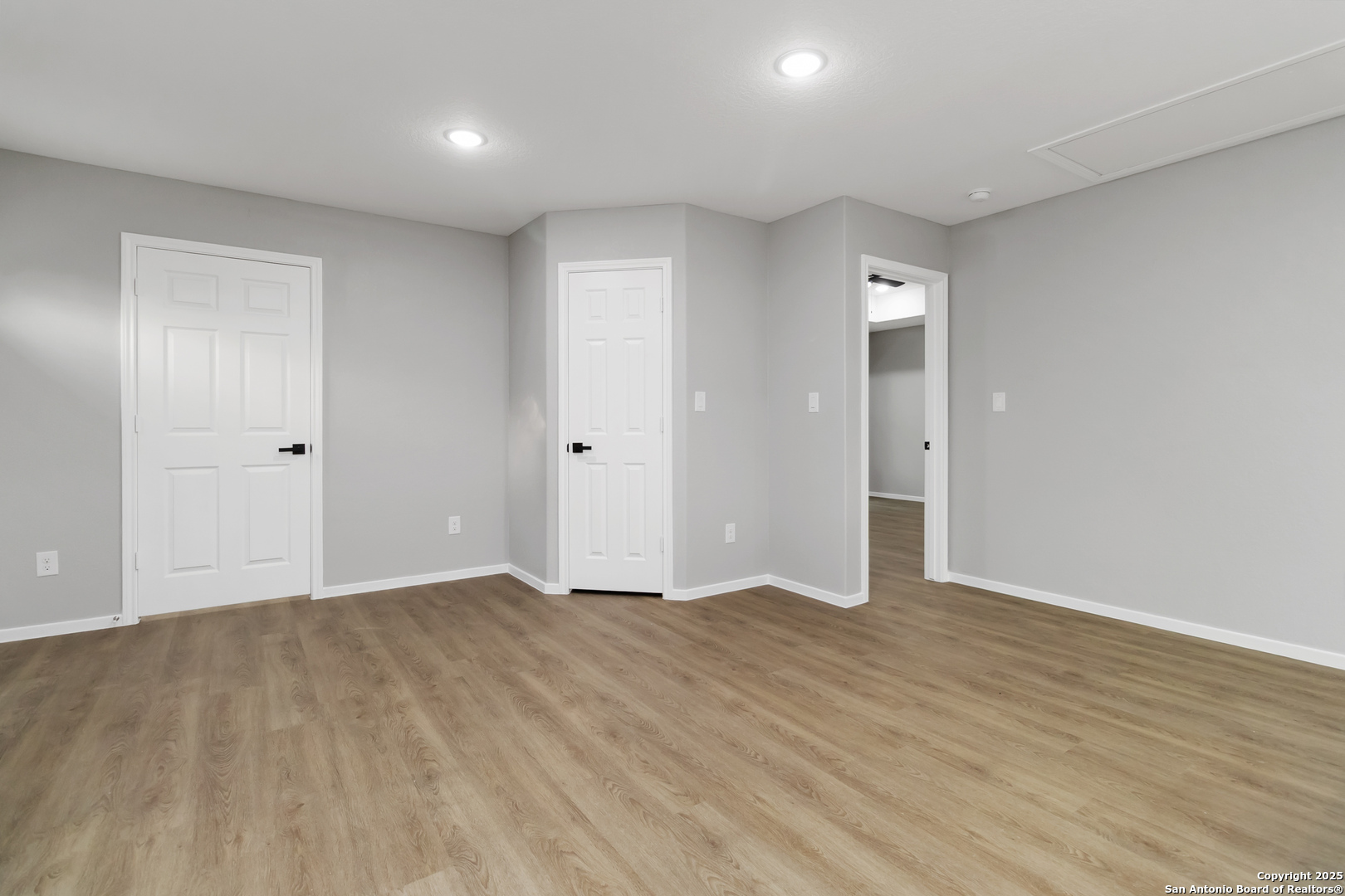 519 W Mitchell