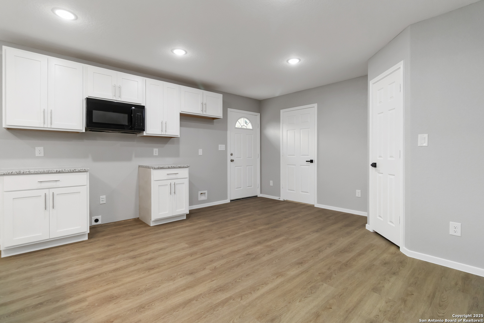 519 W Mitchell