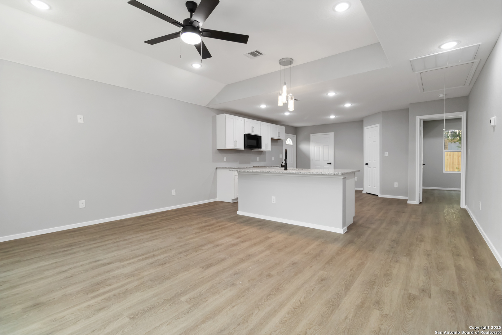 519 W Mitchell