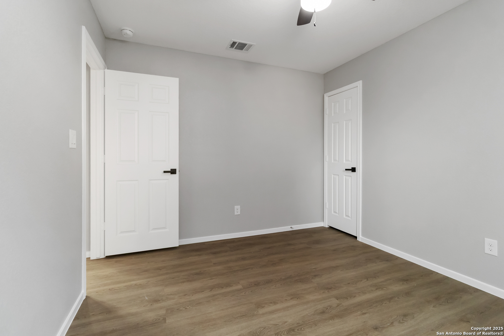 519 W Mitchell