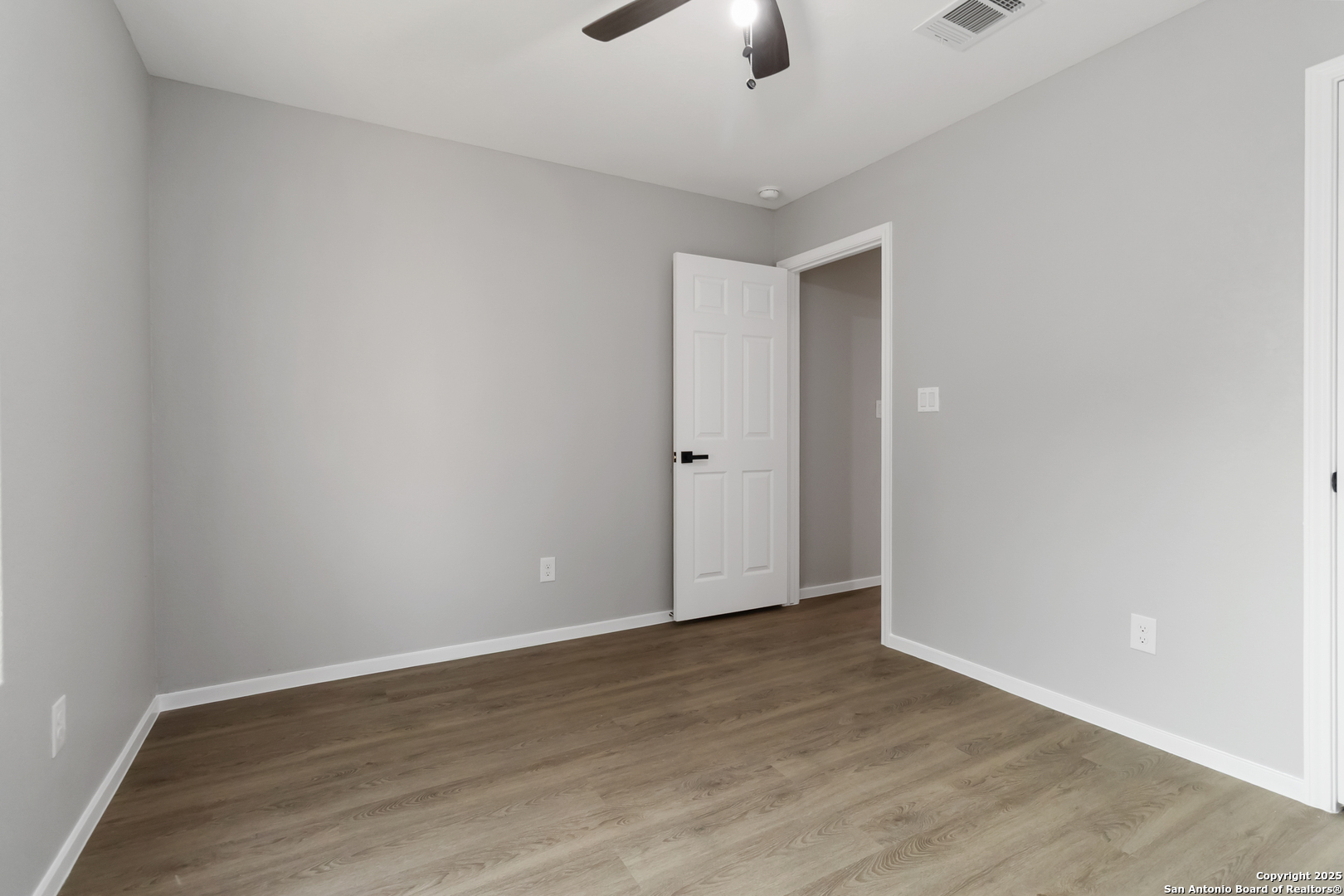 519 W Mitchell