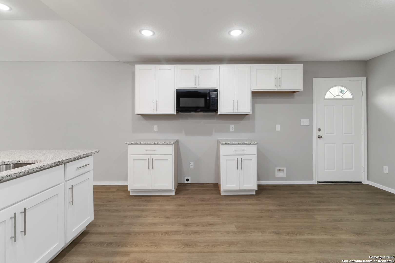 519 W Mitchell