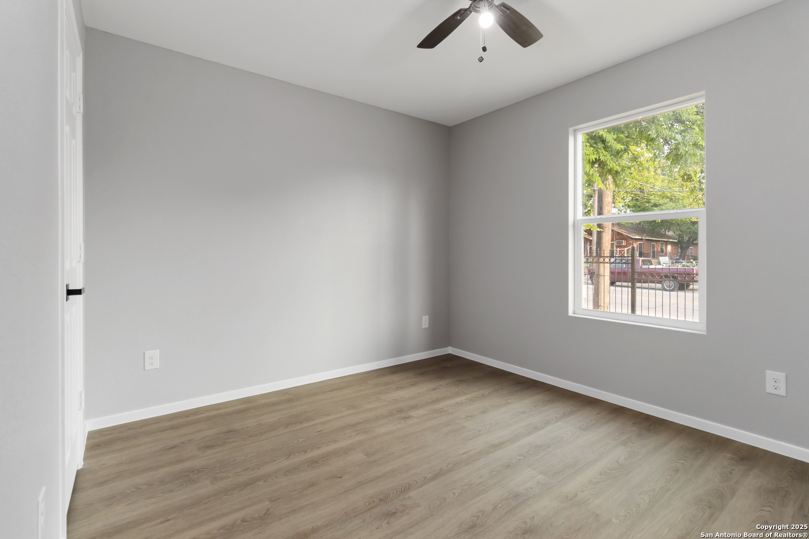 519 W Mitchell