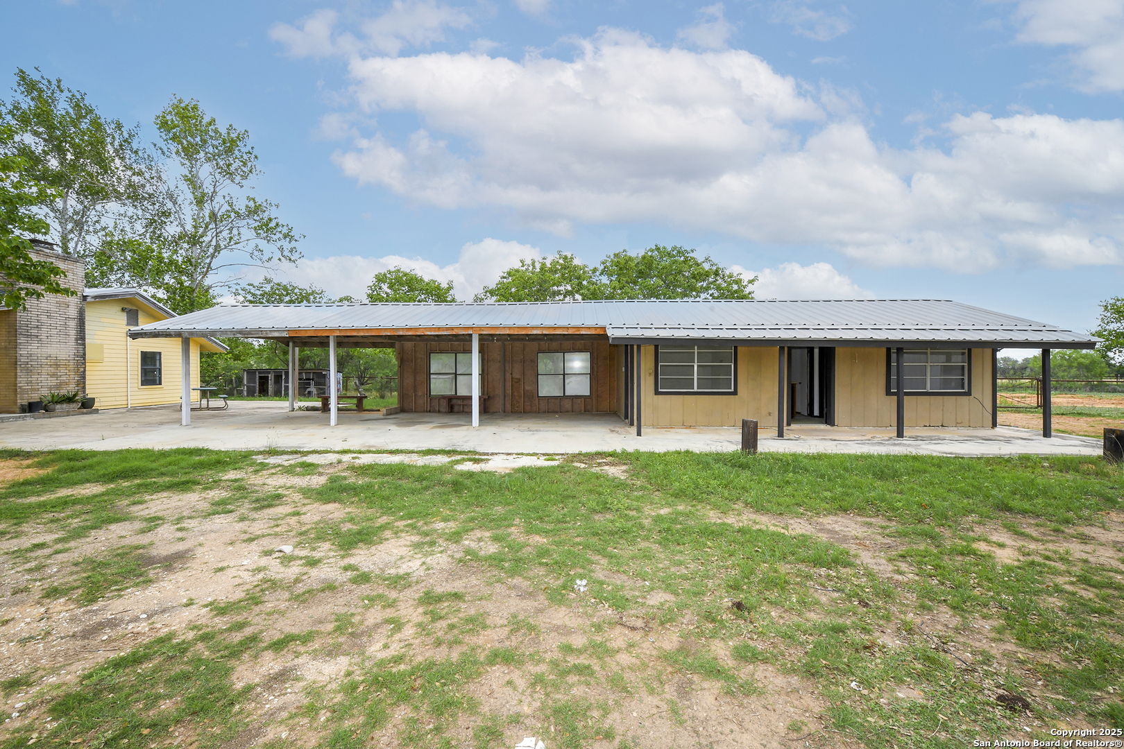 1702 County Road 116