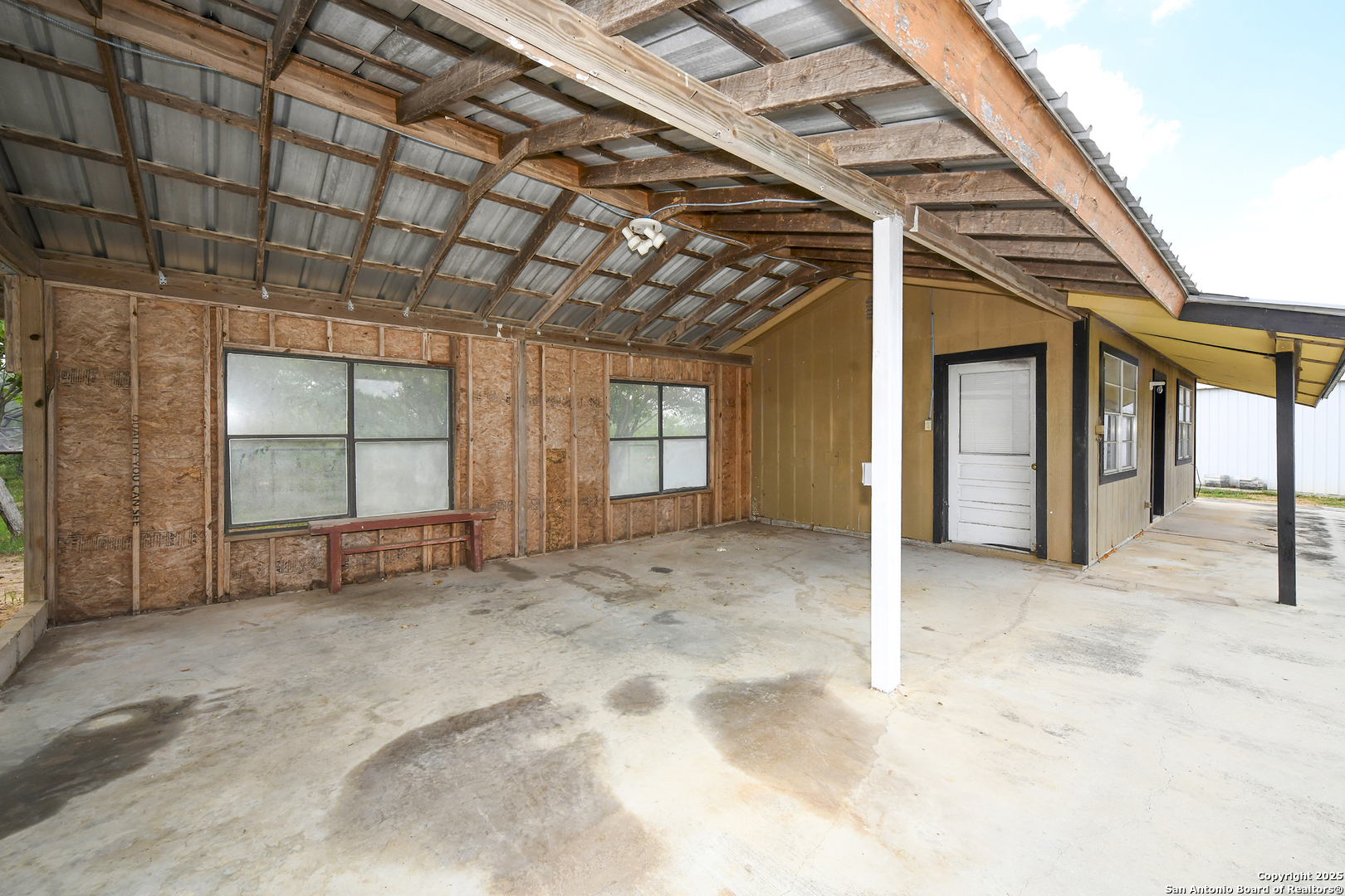 1702 County Road 116