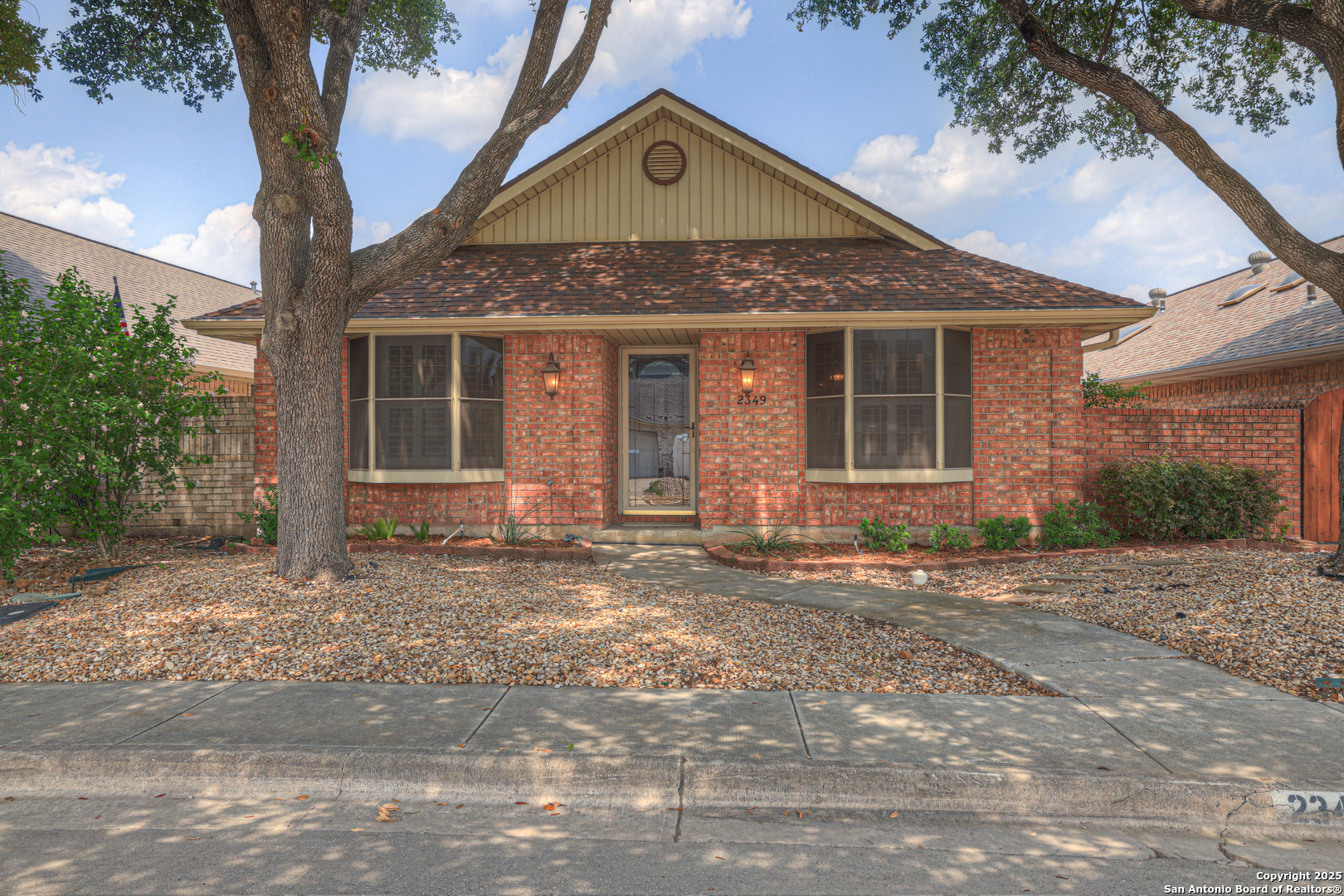 2349 Essex Grace