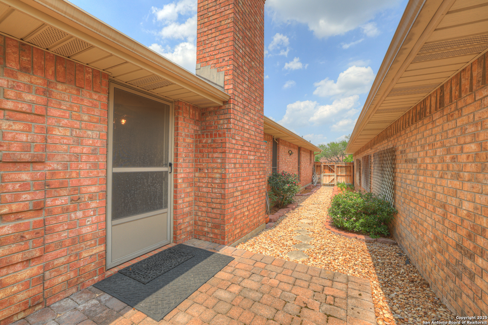 2349 Essex Grace
