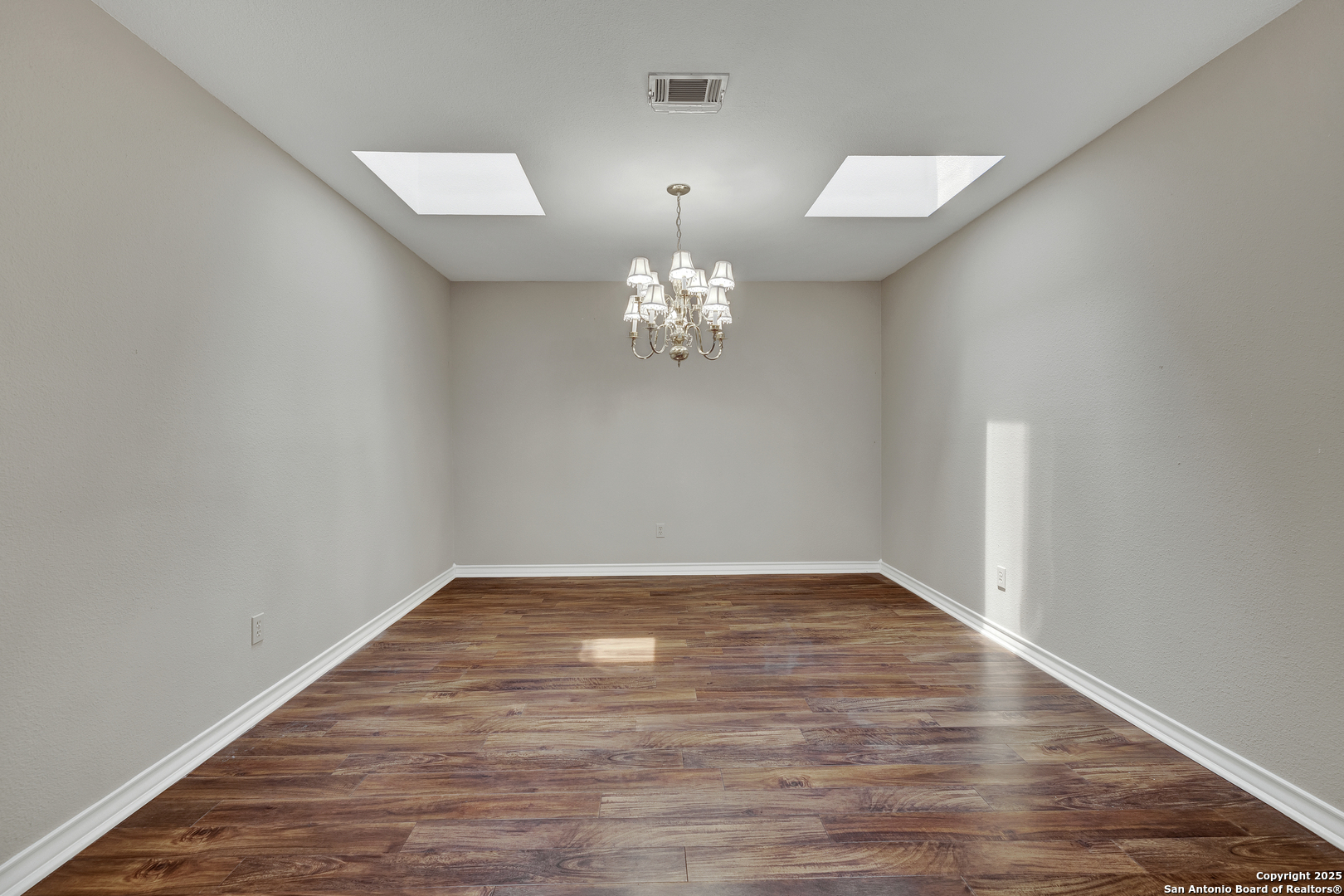 2349 Essex Grace