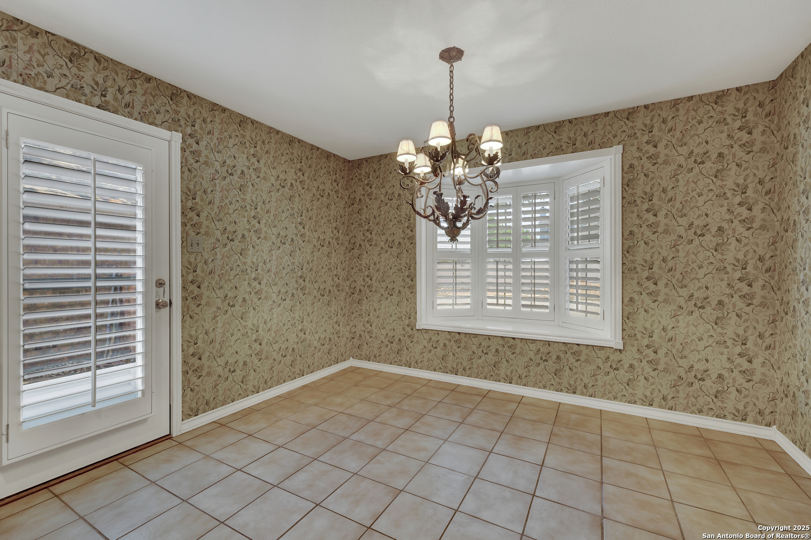 2349 Essex Grace