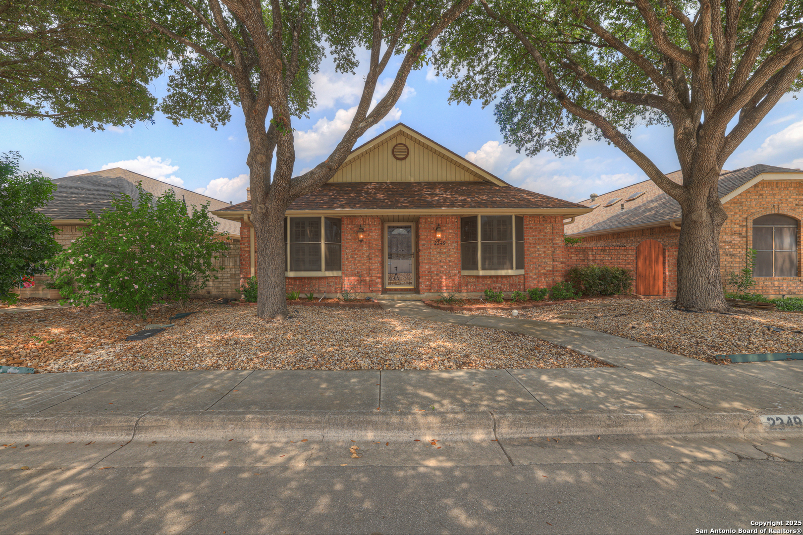 2349 Essex Grace