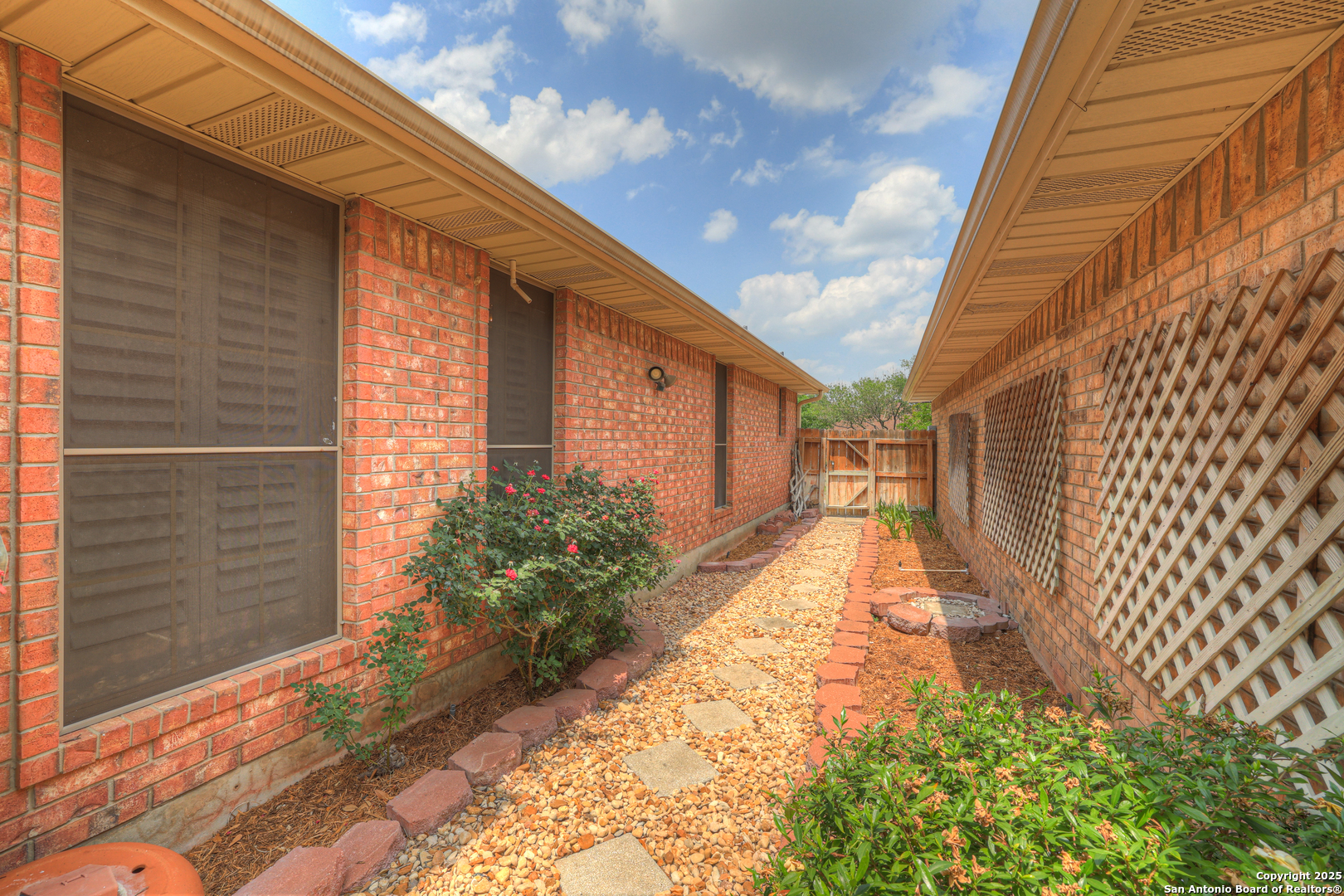 2349 Essex Grace
