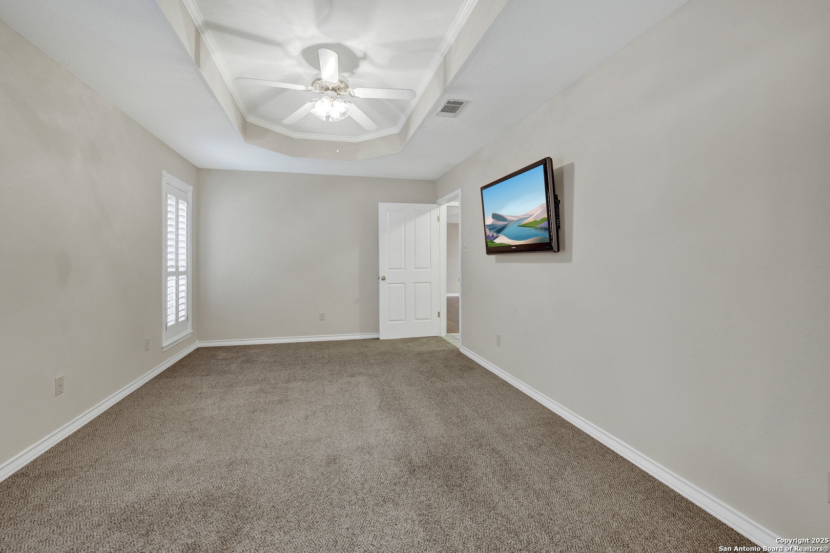 2349 Essex Grace