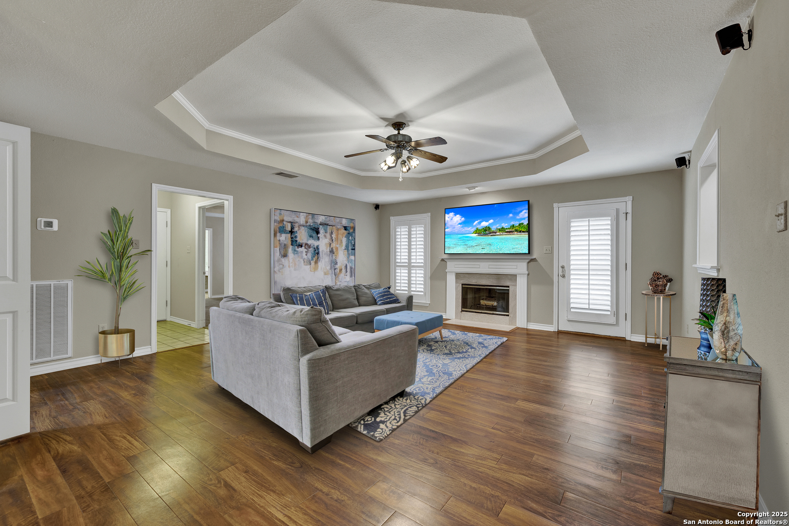 2349 Essex Grace