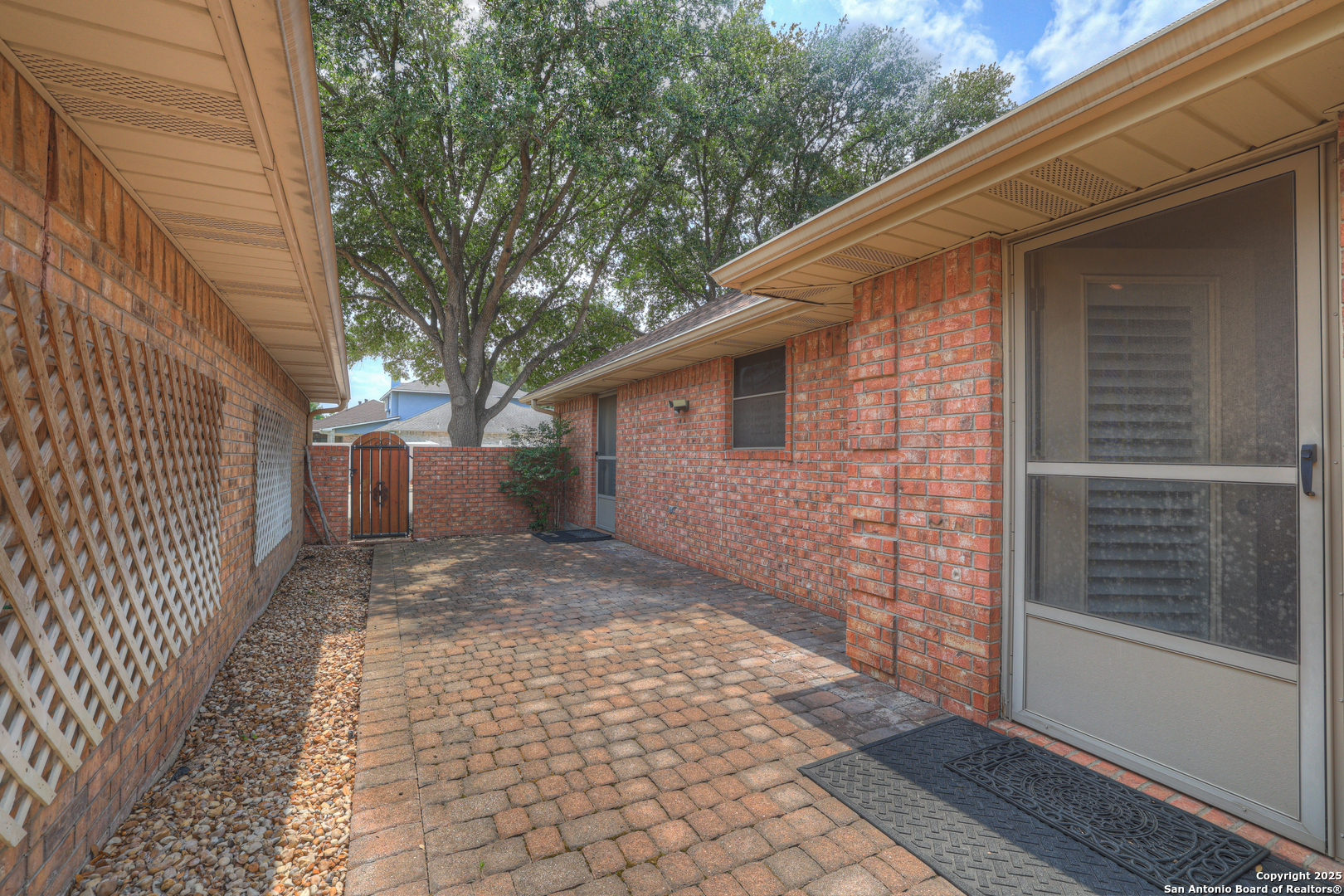 2349 Essex Grace