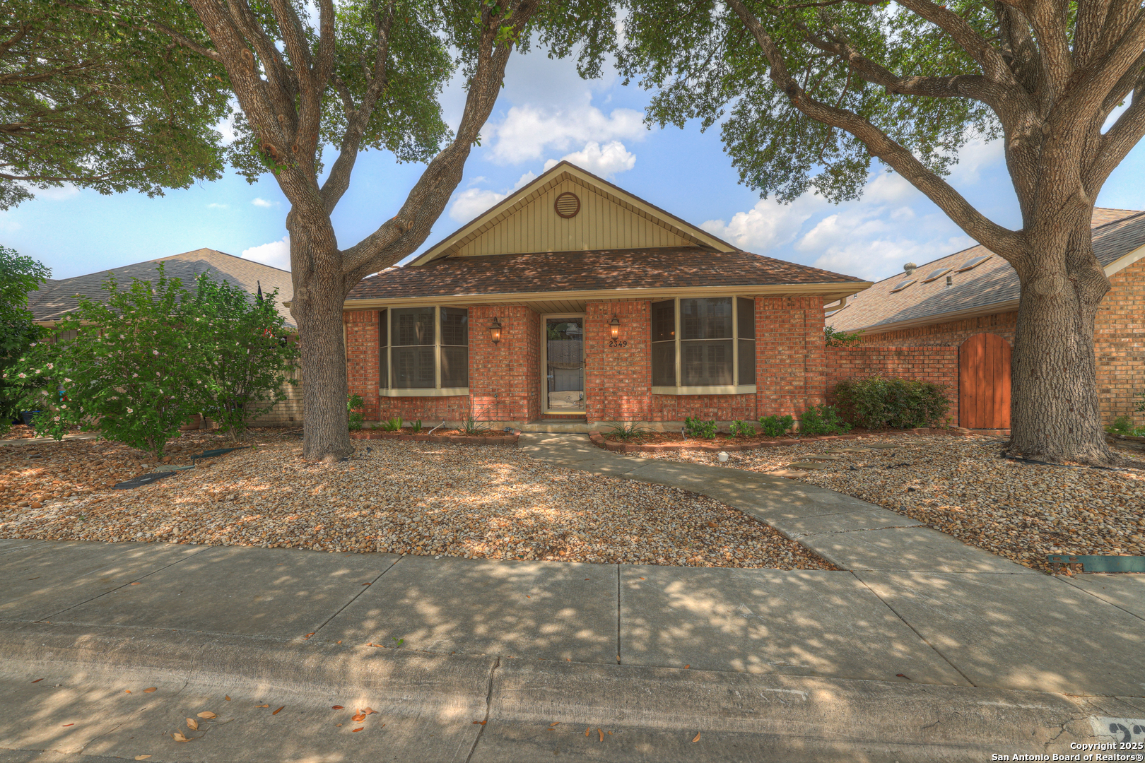 2349 Essex Grace