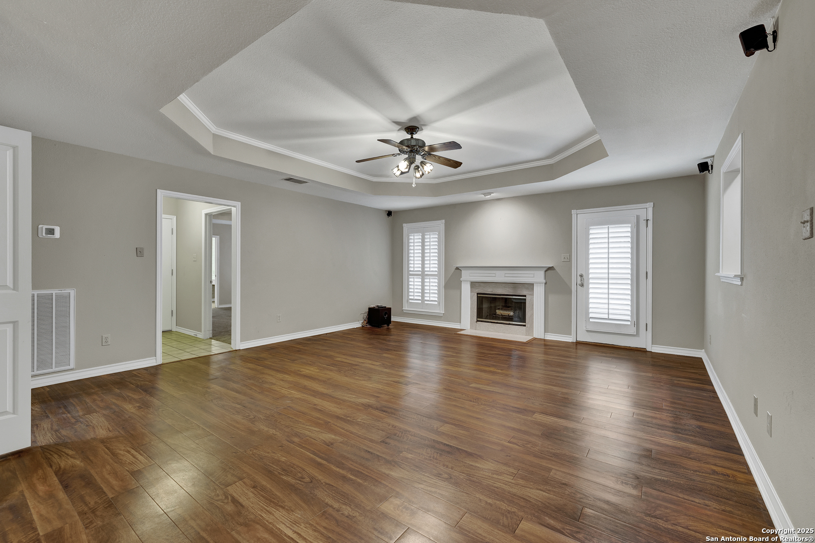 2349 Essex Grace