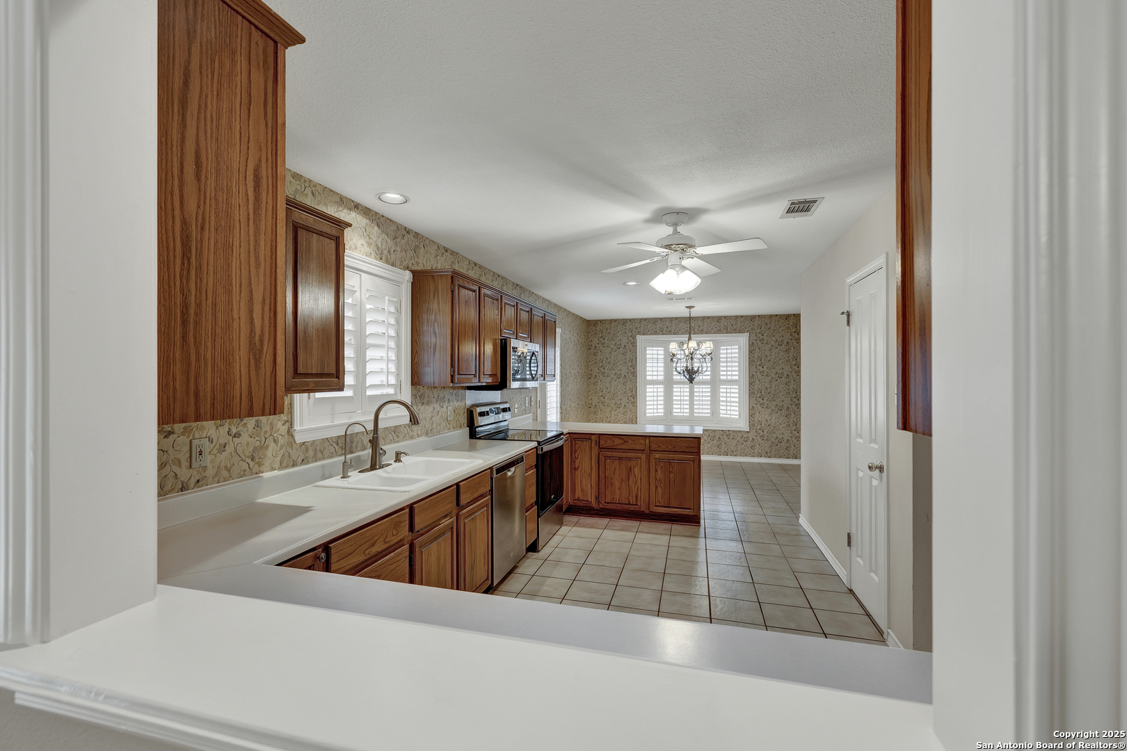 2349 Essex Grace