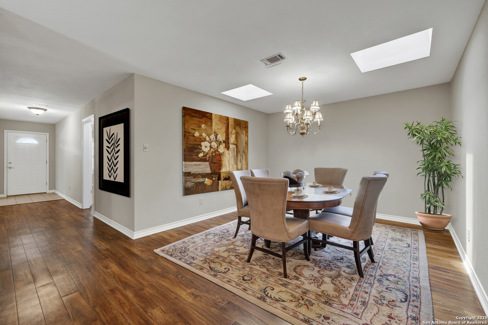 2349 Essex Grace
