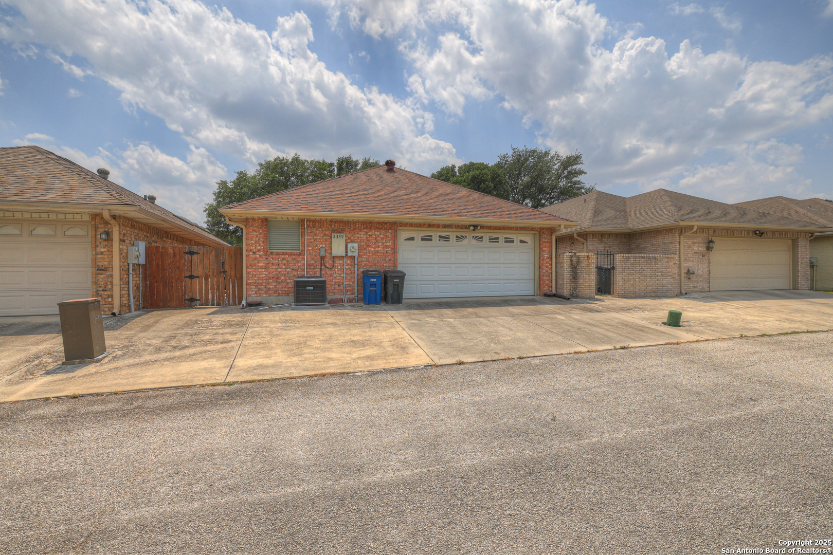 2349 Essex Grace