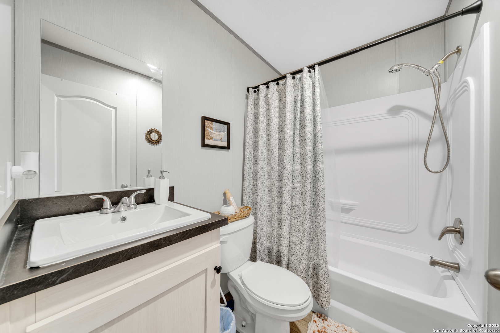 57 W Bob White Dr