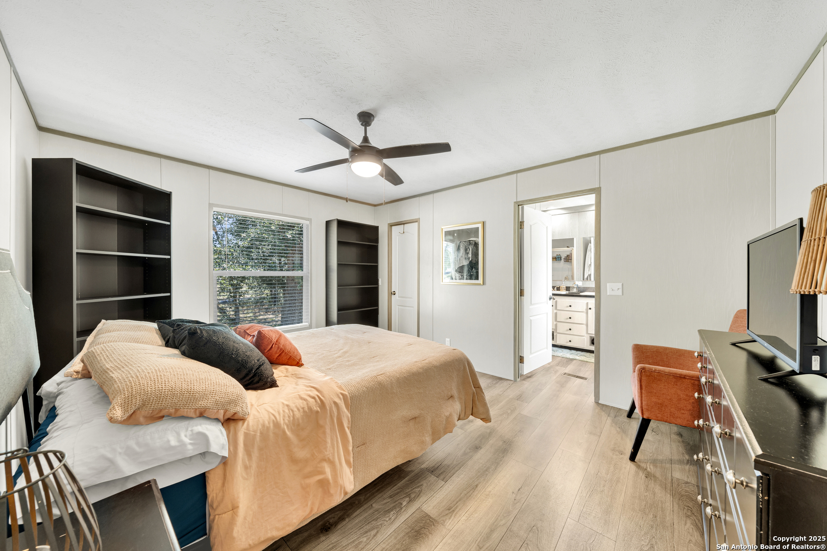 57 W Bob White Dr