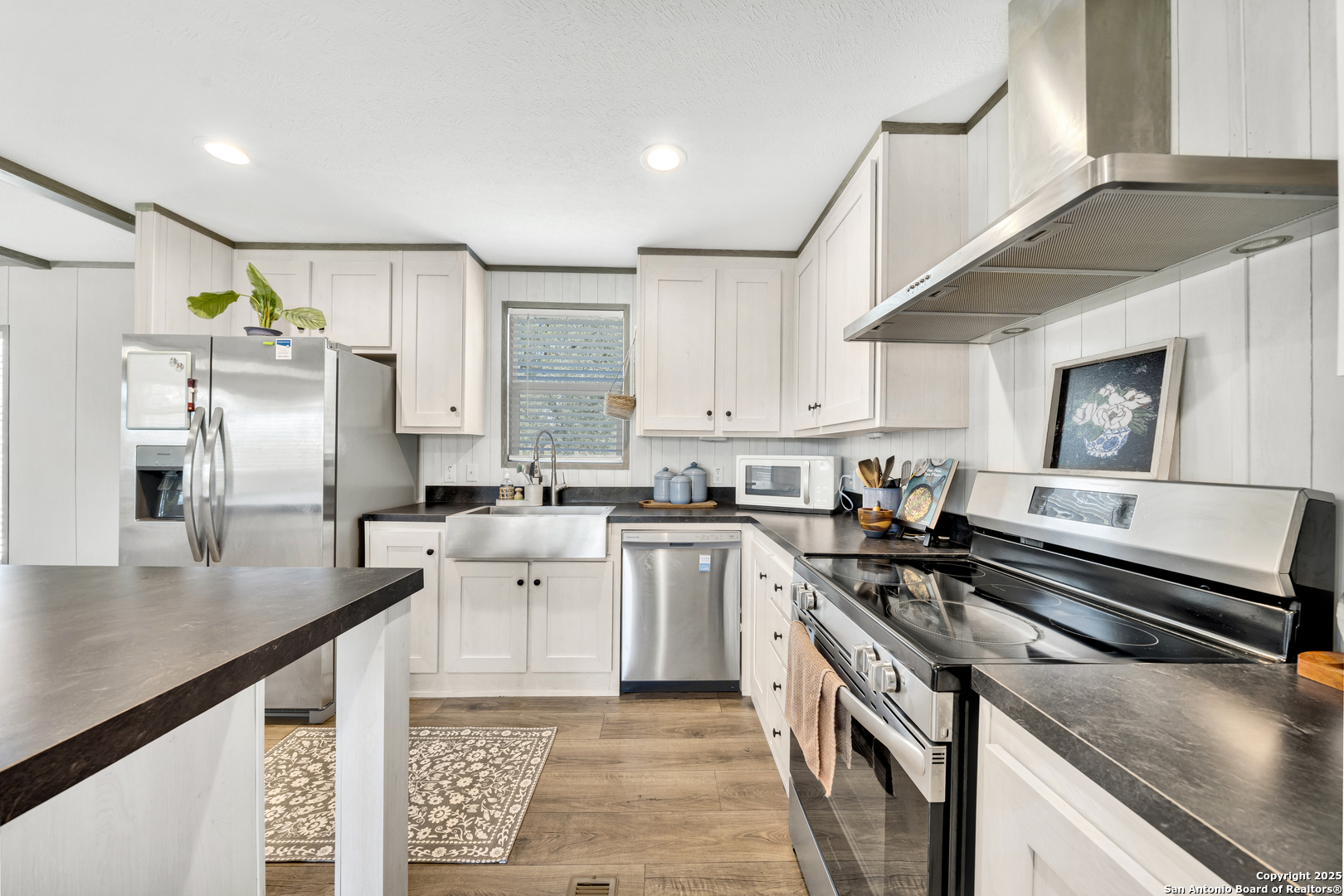 57 W Bob White Dr