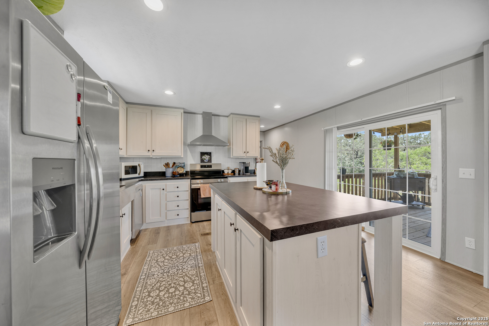 57 W Bob White Dr
