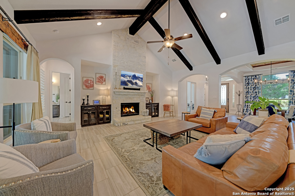 948 Woodland Oaks