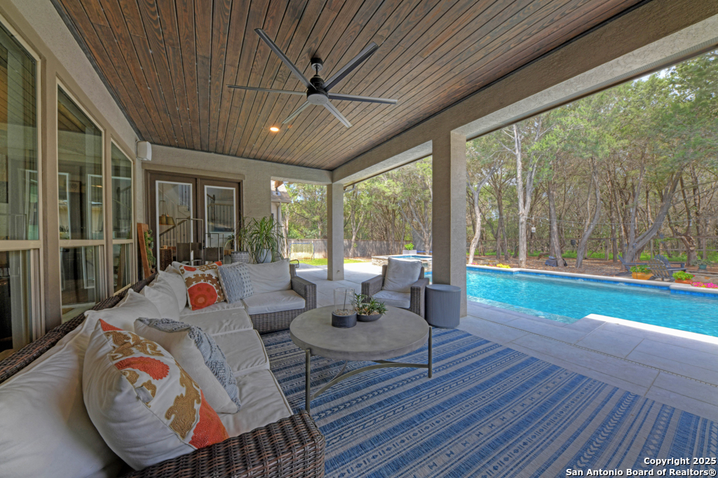 948 Woodland Oaks