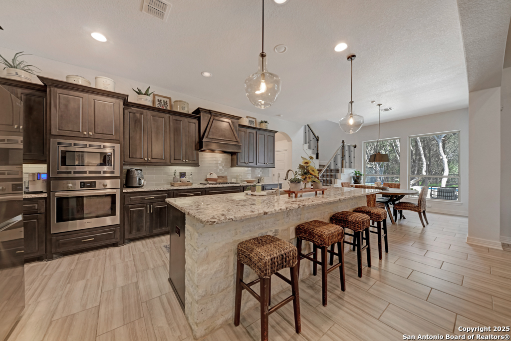 948 Woodland Oaks