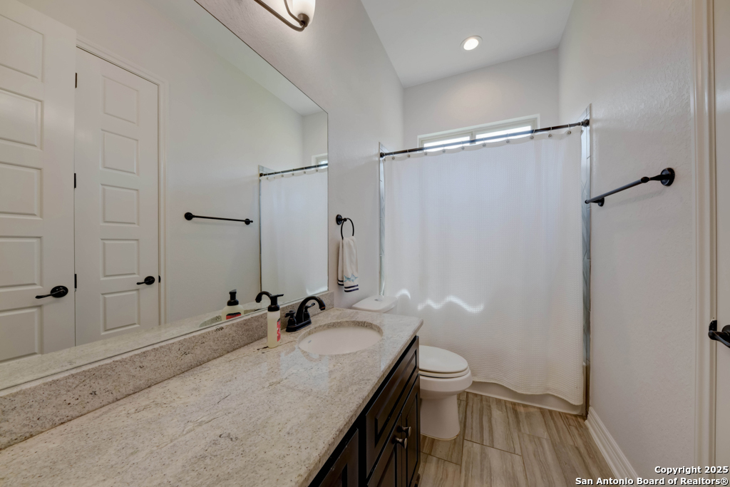 948 Woodland Oaks