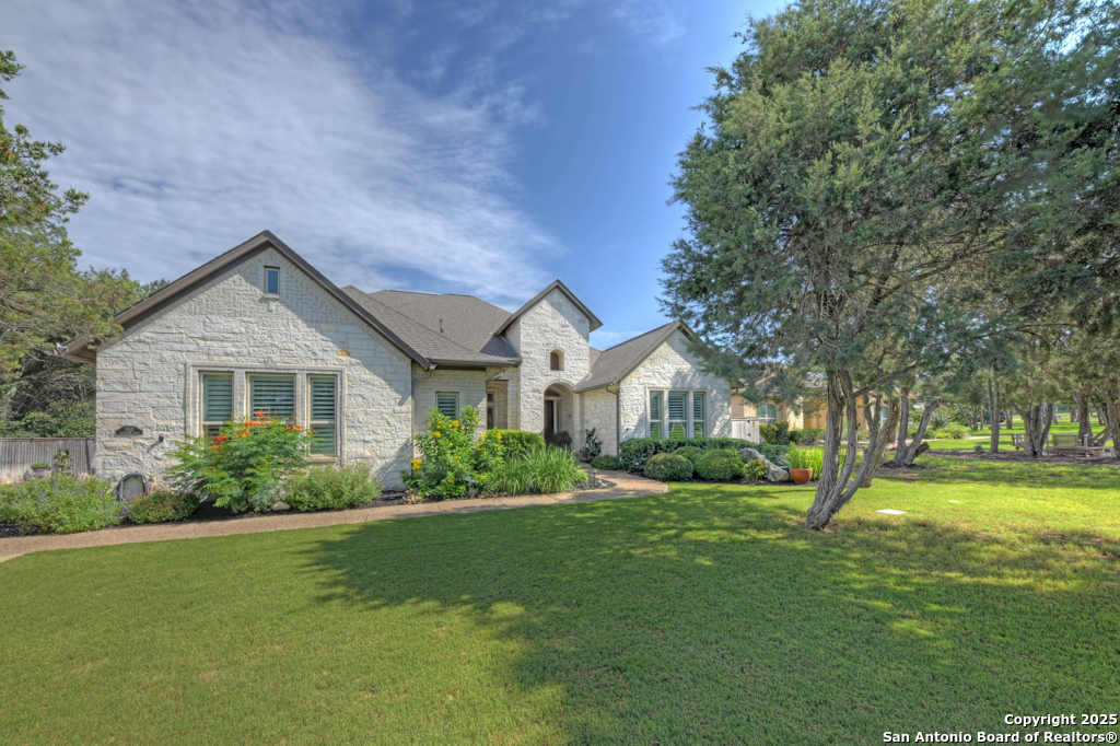 948 Woodland Oaks