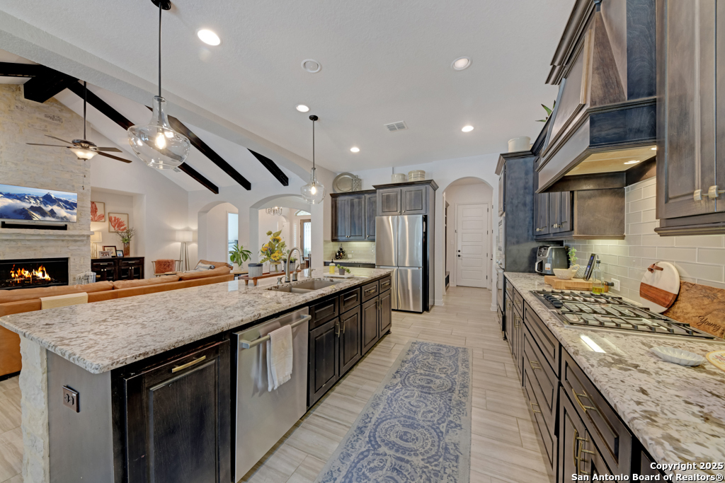 948 Woodland Oaks