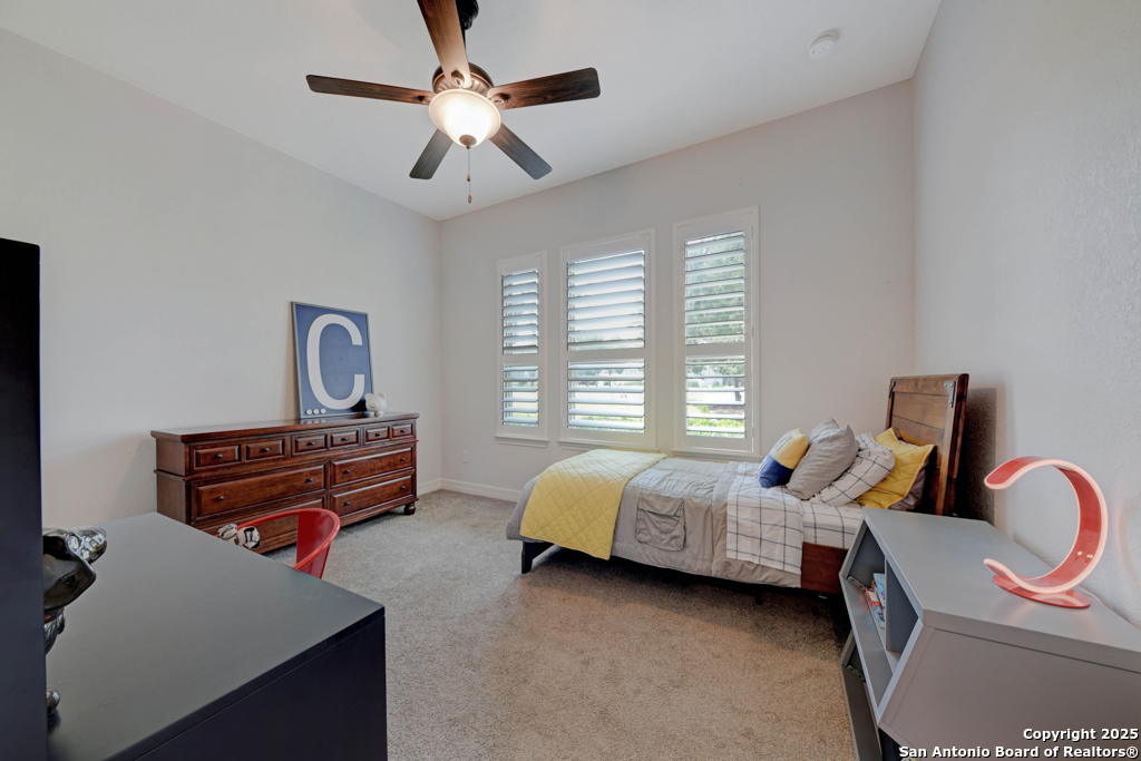 948 Woodland Oaks