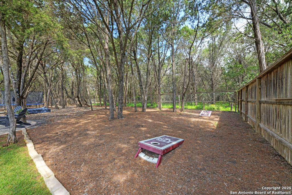 948 Woodland Oaks