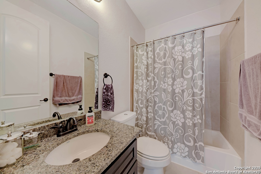 948 Woodland Oaks