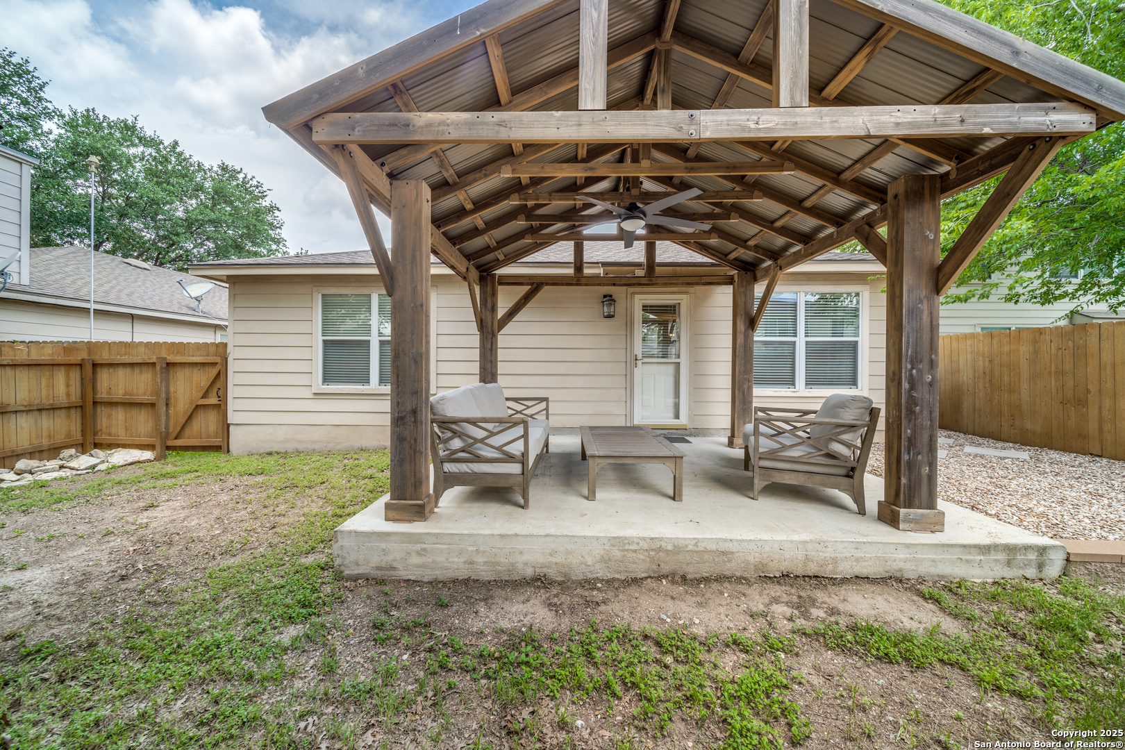 6626 Ivywood