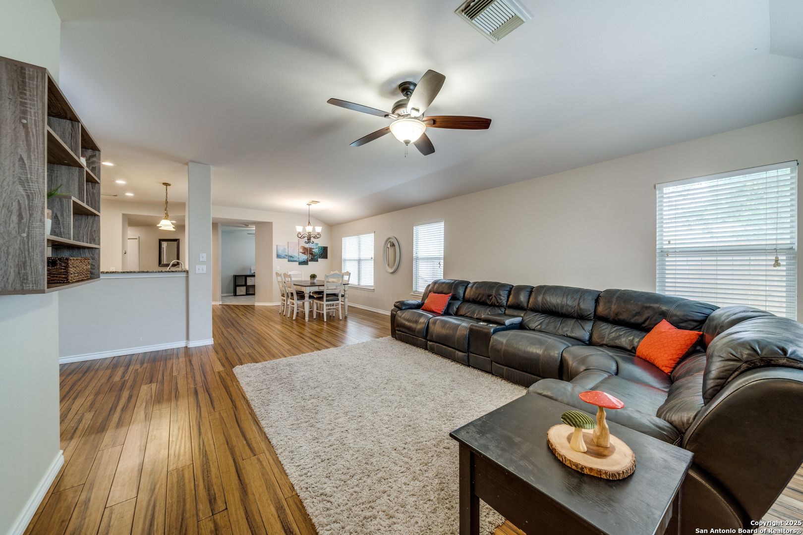 6626 Ivywood