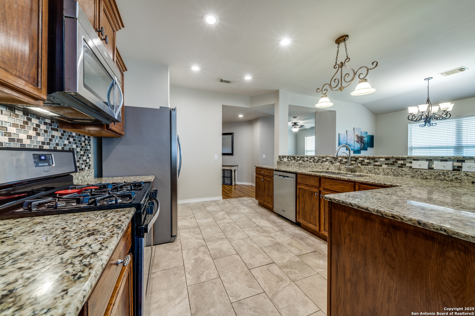 6626 Ivywood