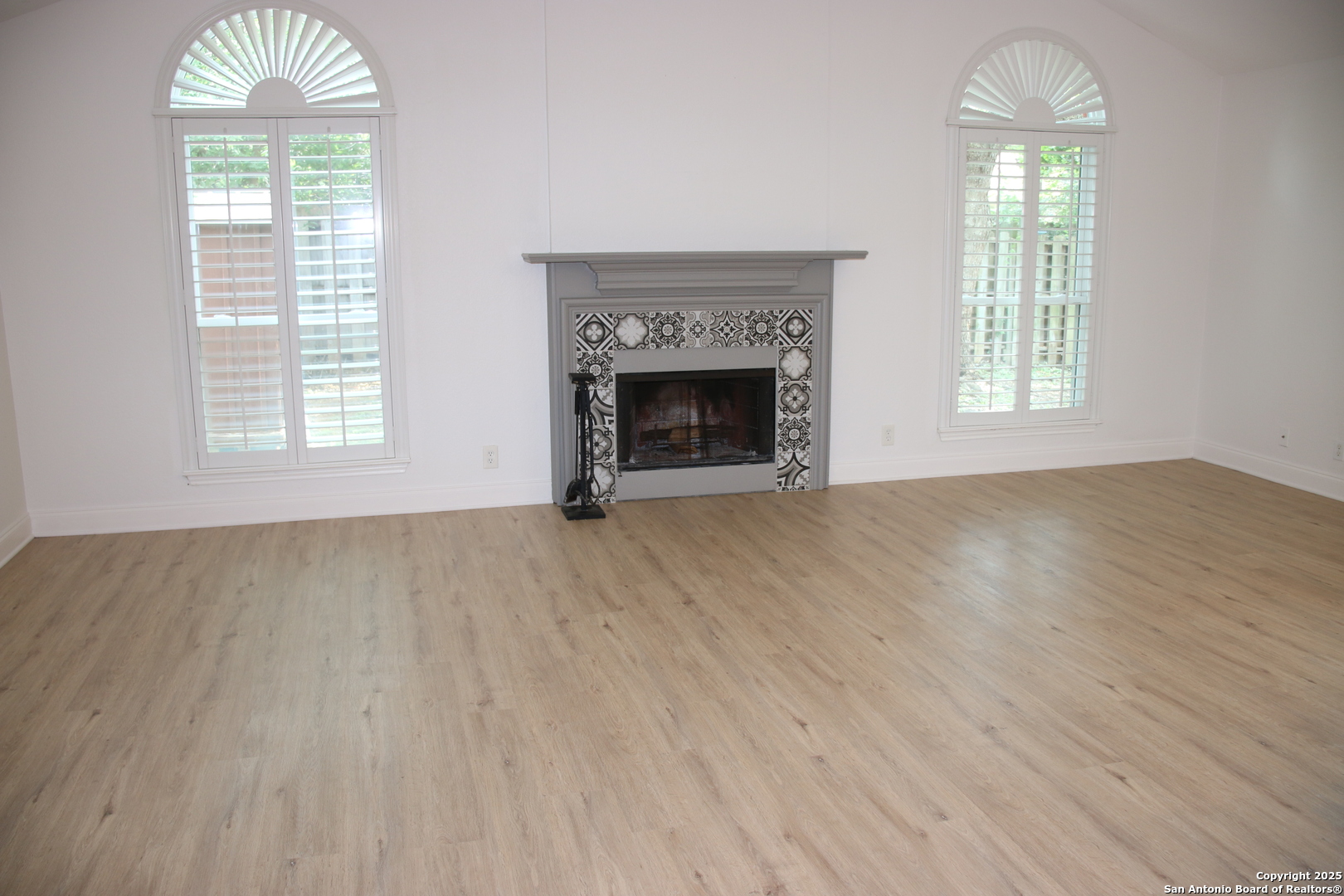 942 Lightstone