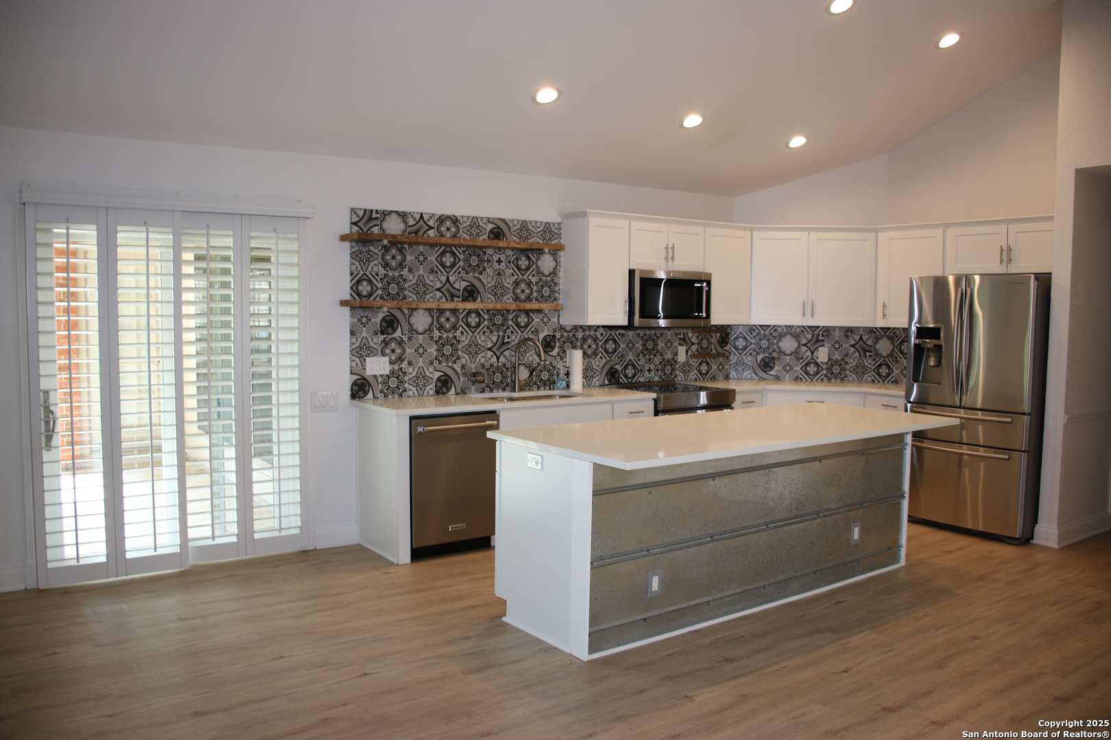 942 Lightstone