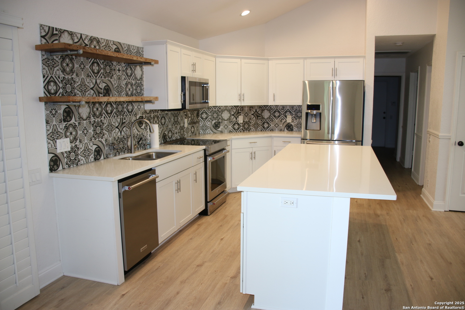 942 Lightstone