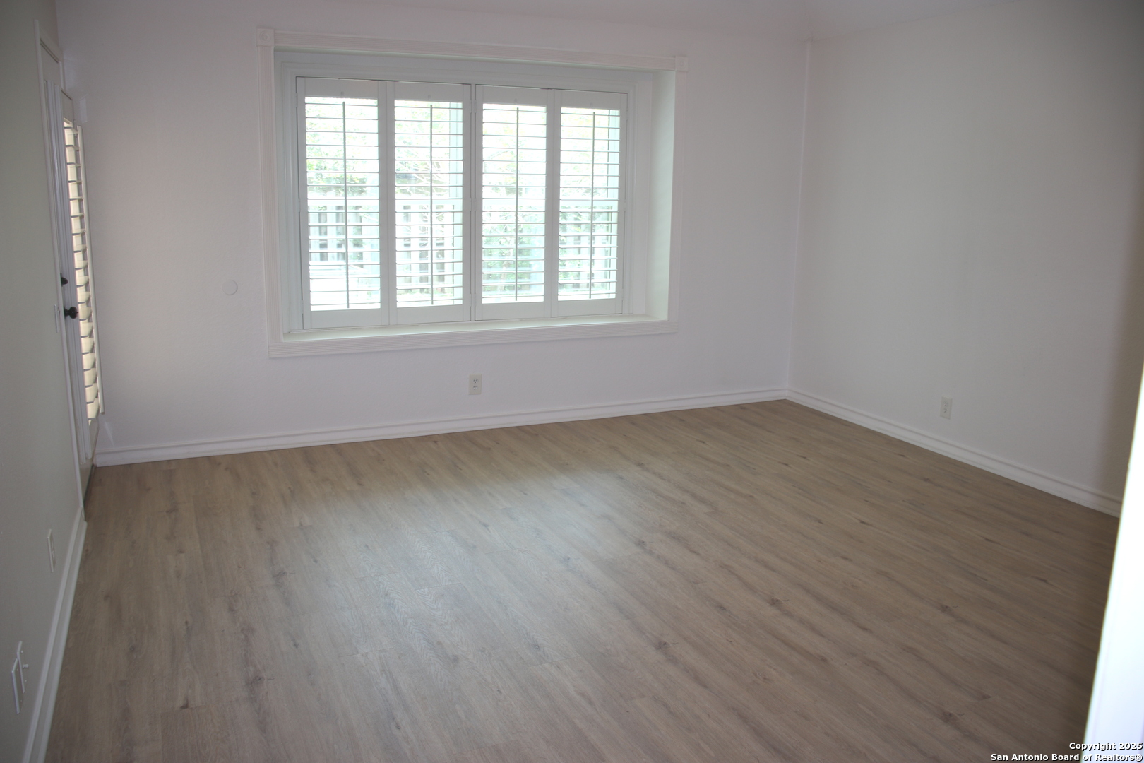 942 Lightstone